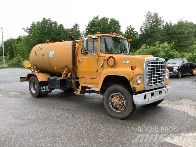 Ford L8000 Cisterne