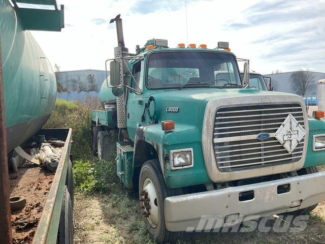 Ford L9000 Cisterne