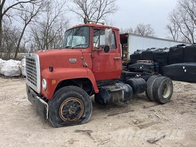 Ford LN8000 Autotractoare