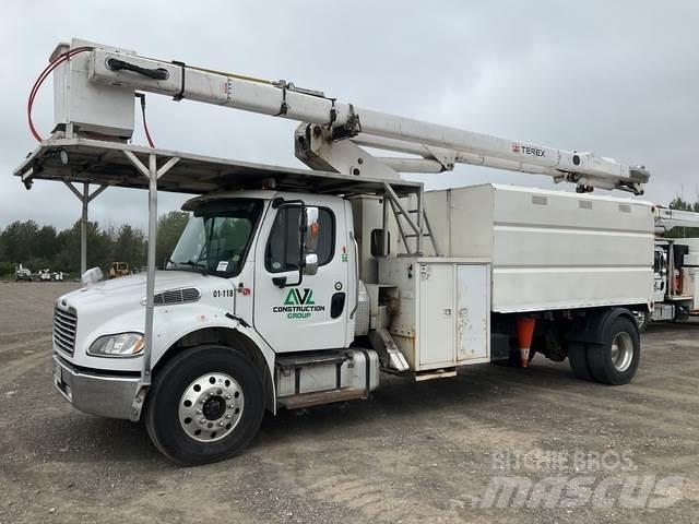 Freightliner  Platforme aeriene montate pe camion