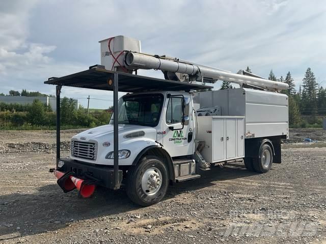 Freightliner  Platforme aeriene montate pe camion
