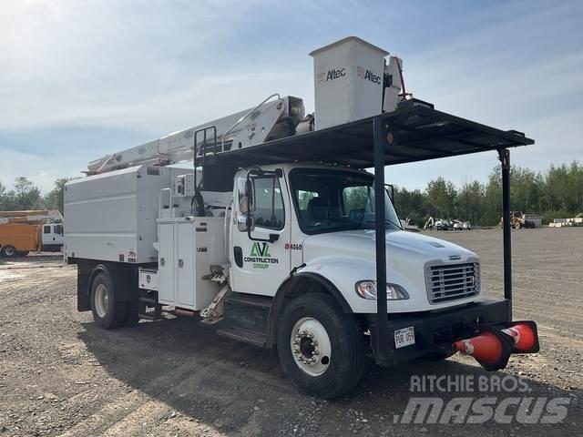 Freightliner  Platforme aeriene montate pe camion