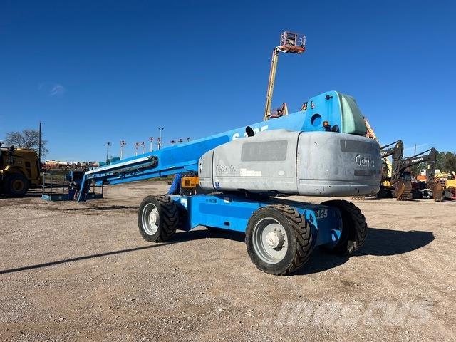 Genie S-125 Nacele cu brat articulat