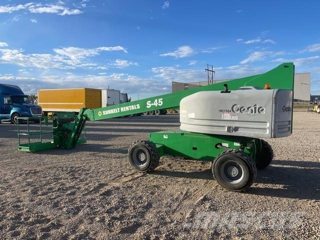 Genie S-45 Nacele cu brat telescopic