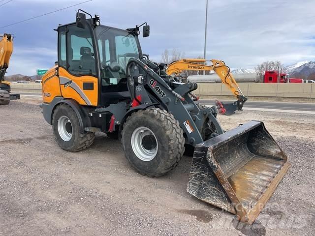 GiANT G5000 Incarcator pe pneuri