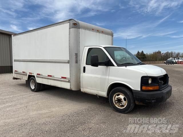 GMC Savana Autocamioane