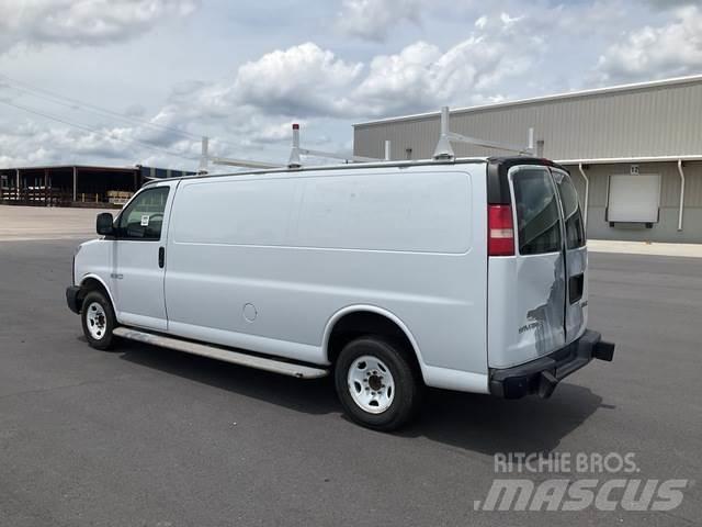 GMC Savana Utilitara