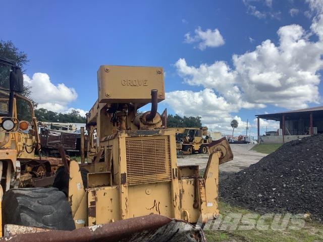 Grove  Macara teren accidentat