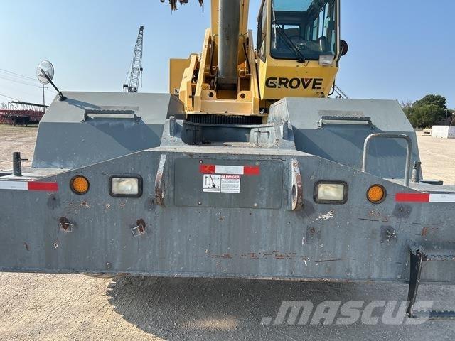Grove RT700E Macara teren accidentat