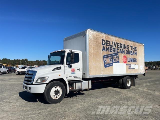 Hino 268 Camion cu prelata