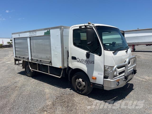 Hino 300 816 Autocamioane