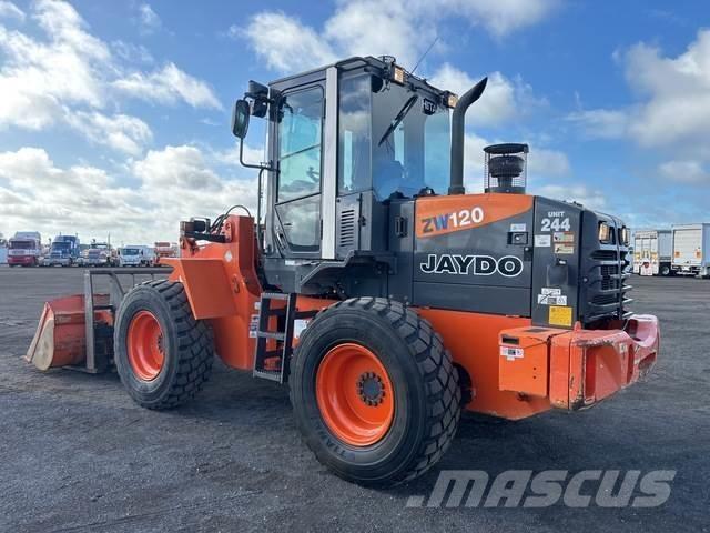 Hitachi ZW120 Incarcator pe pneuri