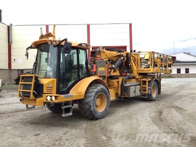 Hydrema 912 Platforme aeriene montate pe camion