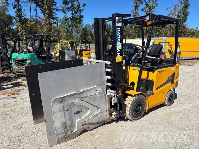 Hyundai 25B-9U Stivuitor electric