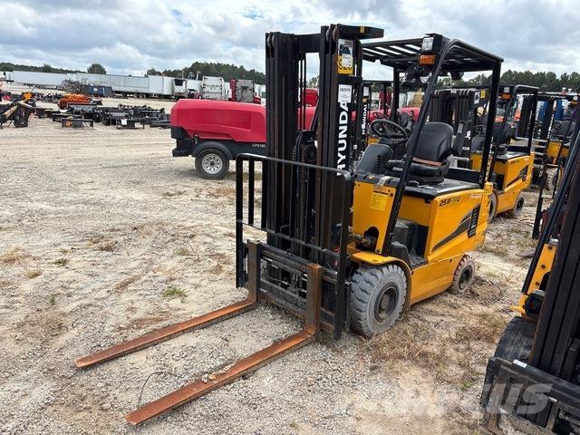 Hyundai 25B-9U Stivuitor electric