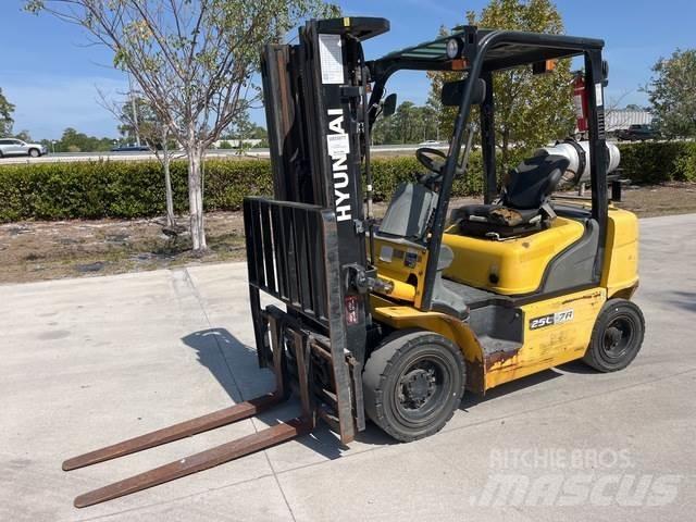 Hyundai 25L-7A Utilaje construcții - Altele