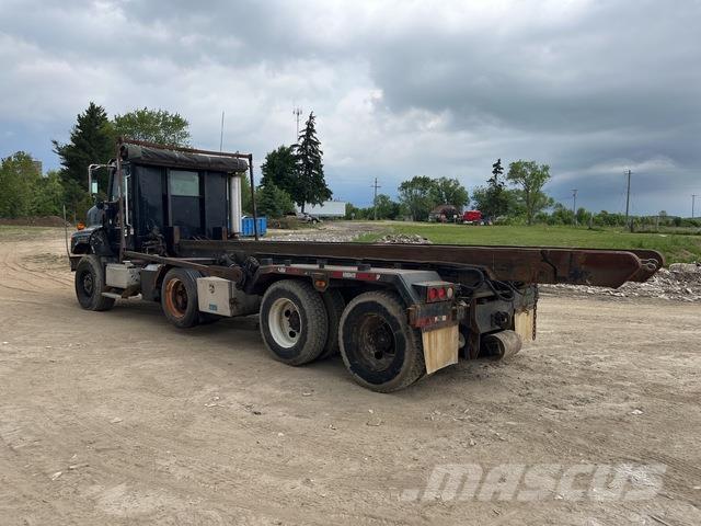 International  Camion cu incarcator