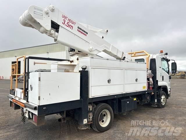 Isuzu FRR600 Platforme aeriene montate pe camion