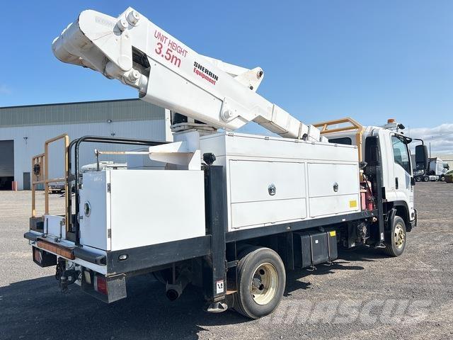 Isuzu FRR600 Platforme aeriene montate pe camion