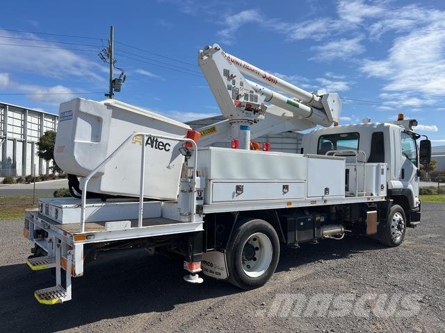 Isuzu FTR900 Platforme aeriene montate pe camion