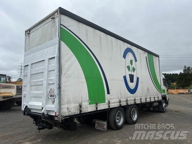 Isuzu FVR950M Camion cu prelata