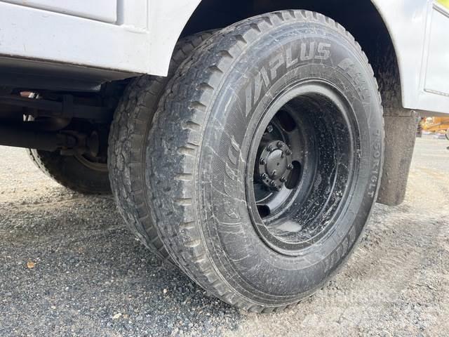 Isuzu NPR 200 Utilaje construcții - Altele