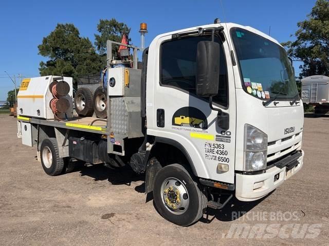 Isuzu NPS 300 Camioane platforma/prelata