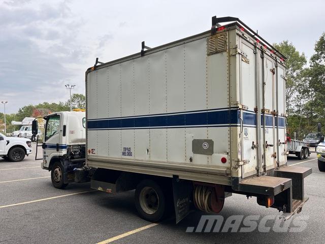 Isuzu NQR Autocamioane