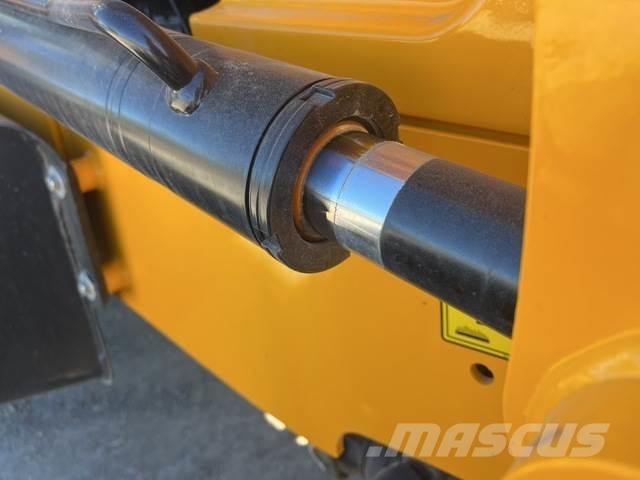 JCB 3DX Buldoexcavatoare