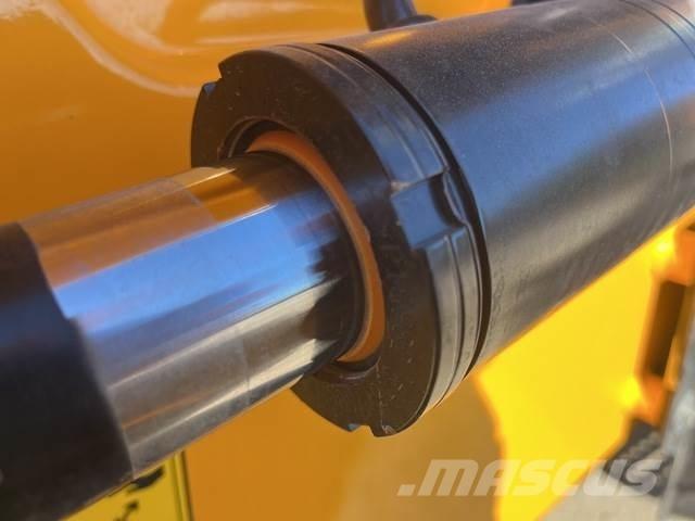 JCB 3DX Buldoexcavatoare