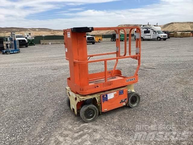 JLG 1230ES Ascensoare verticale catarg