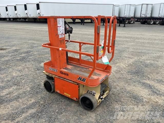 JLG 1230ES Ascensoare verticale catarg