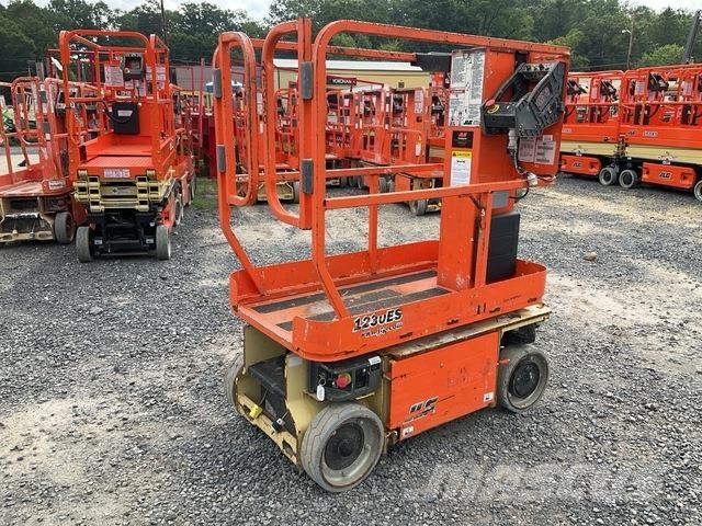 JLG 1230ES Ascensoare verticale catarg