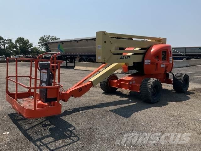 JLG 450A Nacele cu brat articulat