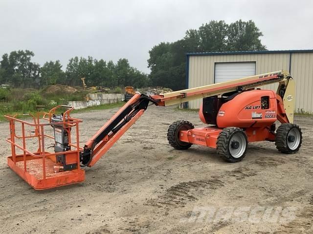 JLG 600AJ Nacele cu brat articulat