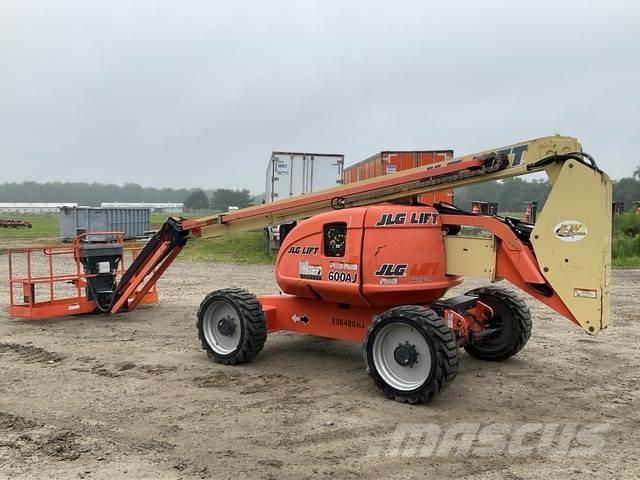 JLG 600AJ Nacele cu brat articulat