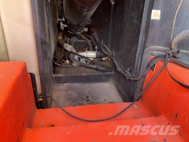 JLG 600AJ Nacele cu brat articulat