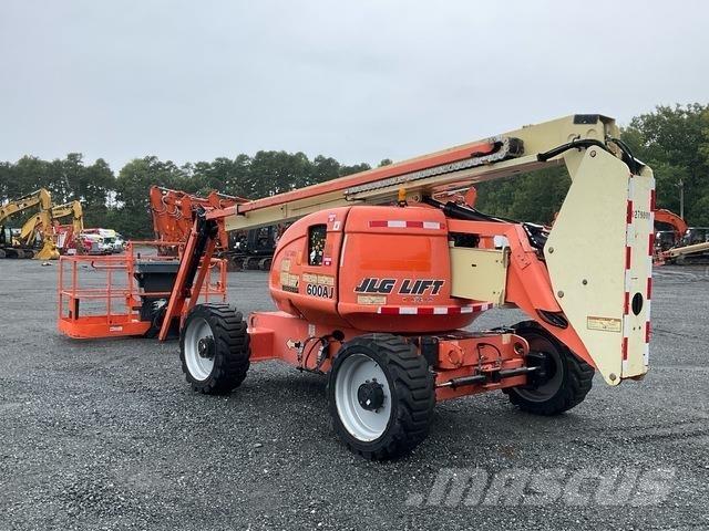 JLG 600AJ Nacele cu brat articulat