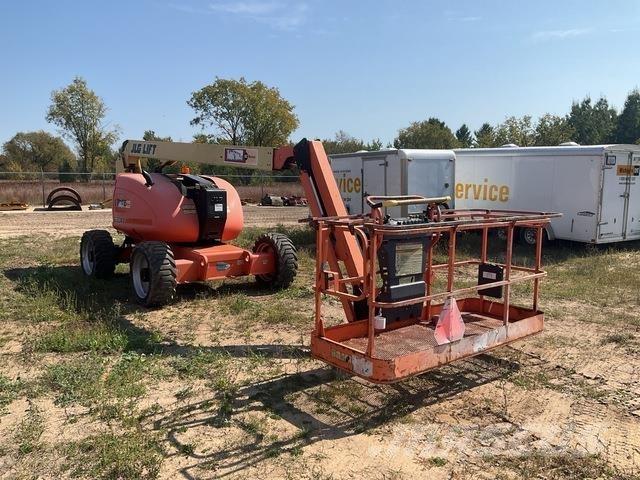 JLG 600AJ Nacele cu brat articulat