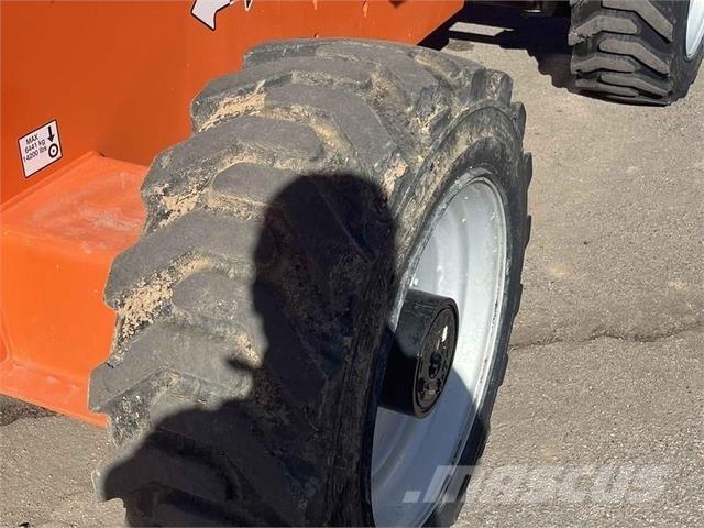 JLG 660SJ Nacele cu brat telescopic