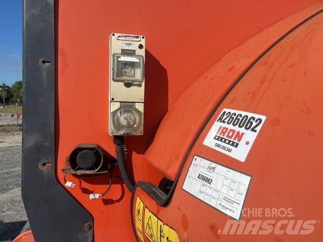 JLG 800 AJ Utilaje construcții - Altele