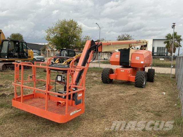 JLG 800 AJ Nacele cu brat articulat