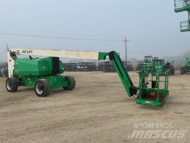 JLG 800AJ Nacele cu brat articulat
