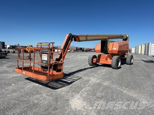 JLG 800AJ Nacele cu brat articulat
