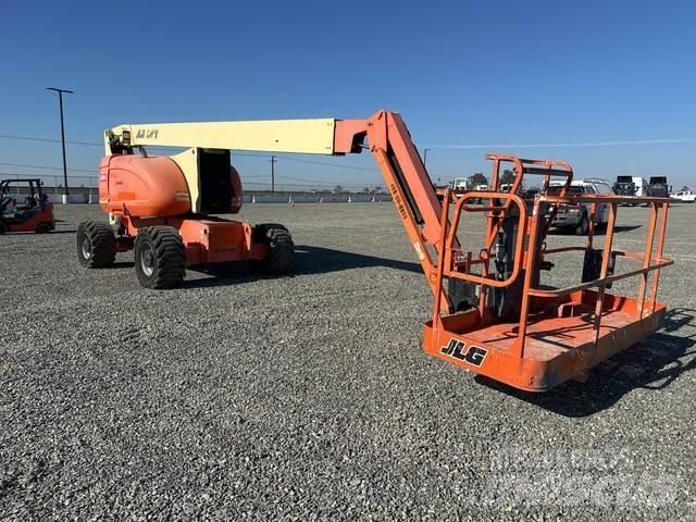 JLG 800AJ Nacele cu brat articulat