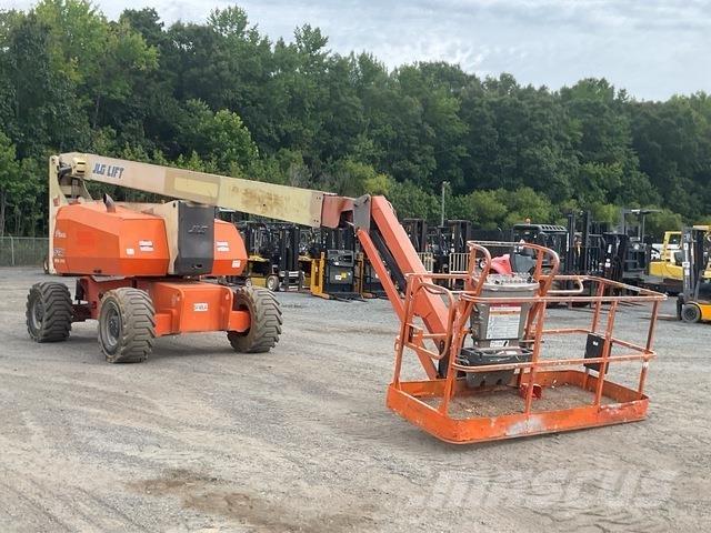 JLG 800AJ Nacele cu brat articulat