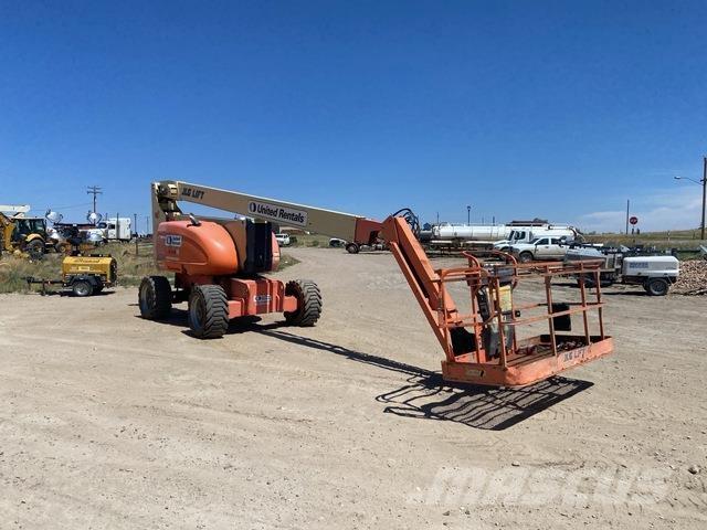 JLG 800AJ Nacele cu brat articulat