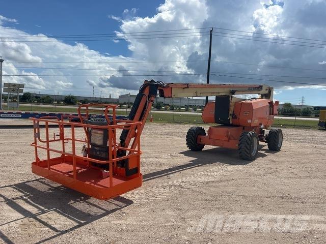 JLG 800AJ Nacele cu brat articulat