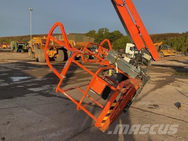 JLG 860SJ Nacele cu brat articulat