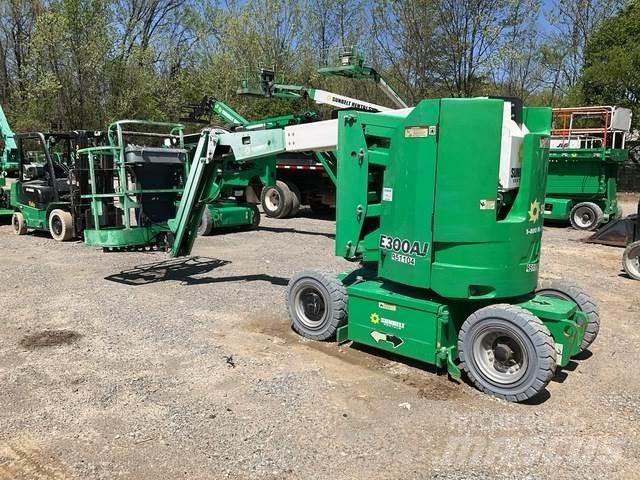 JLG E300AJ Nacele cu brat articulat